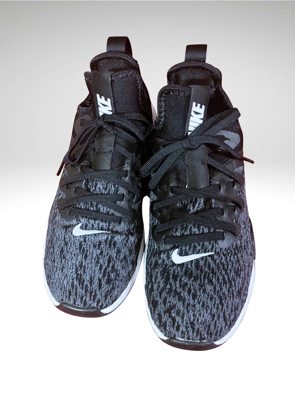 Nike Elite TR Women’s Black and White Knit Sneakers